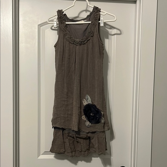 Blue Bird Dresses & Skirts - Blu Bird Charming gray Dress with Floral Accent
